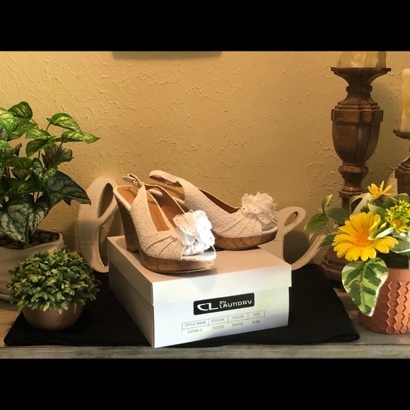 White wedge heels - Picture 2 of 7